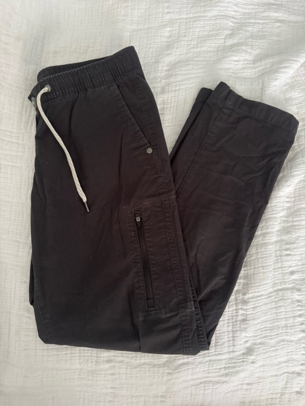 Vuori dark grey Ripstop Cargo Jogger Pants with Drawstring